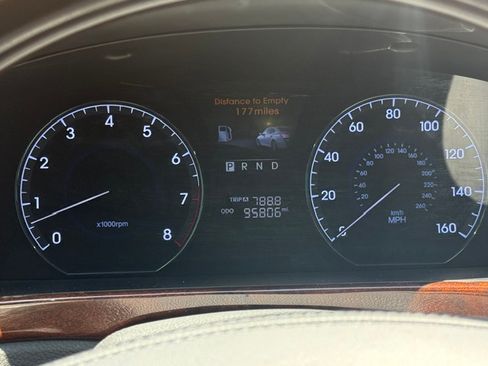 Used 2013 Hyundai Equus Signature RWD image 15
