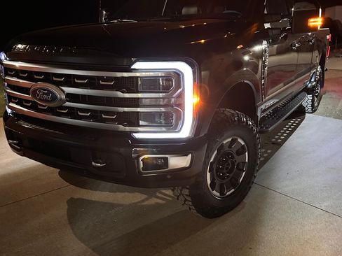 Used 2024 Ford F350 Platinum w/ Tremor Off-Road Package image 2