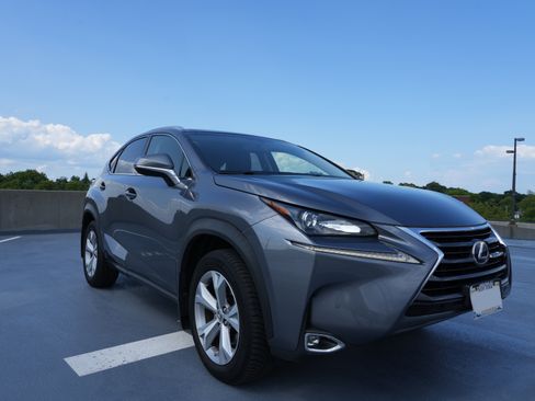 Used 2017 Lexus NX 200t AWD w/ Premium Package image 4
