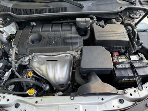 Used 2011 Toyota Camry XLE w/ XLE Extra-Value Pkg #2 FWD image 17