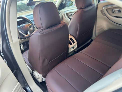 Used 2017 Ford Taurus SE image 10