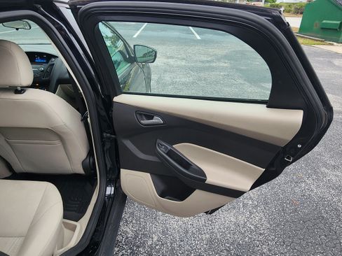 Used 2017 Ford Focus SE image 19