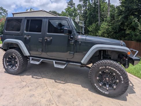 Used 2016 Jeep Wrangler Unlimited Sport AWD/4WD image 1