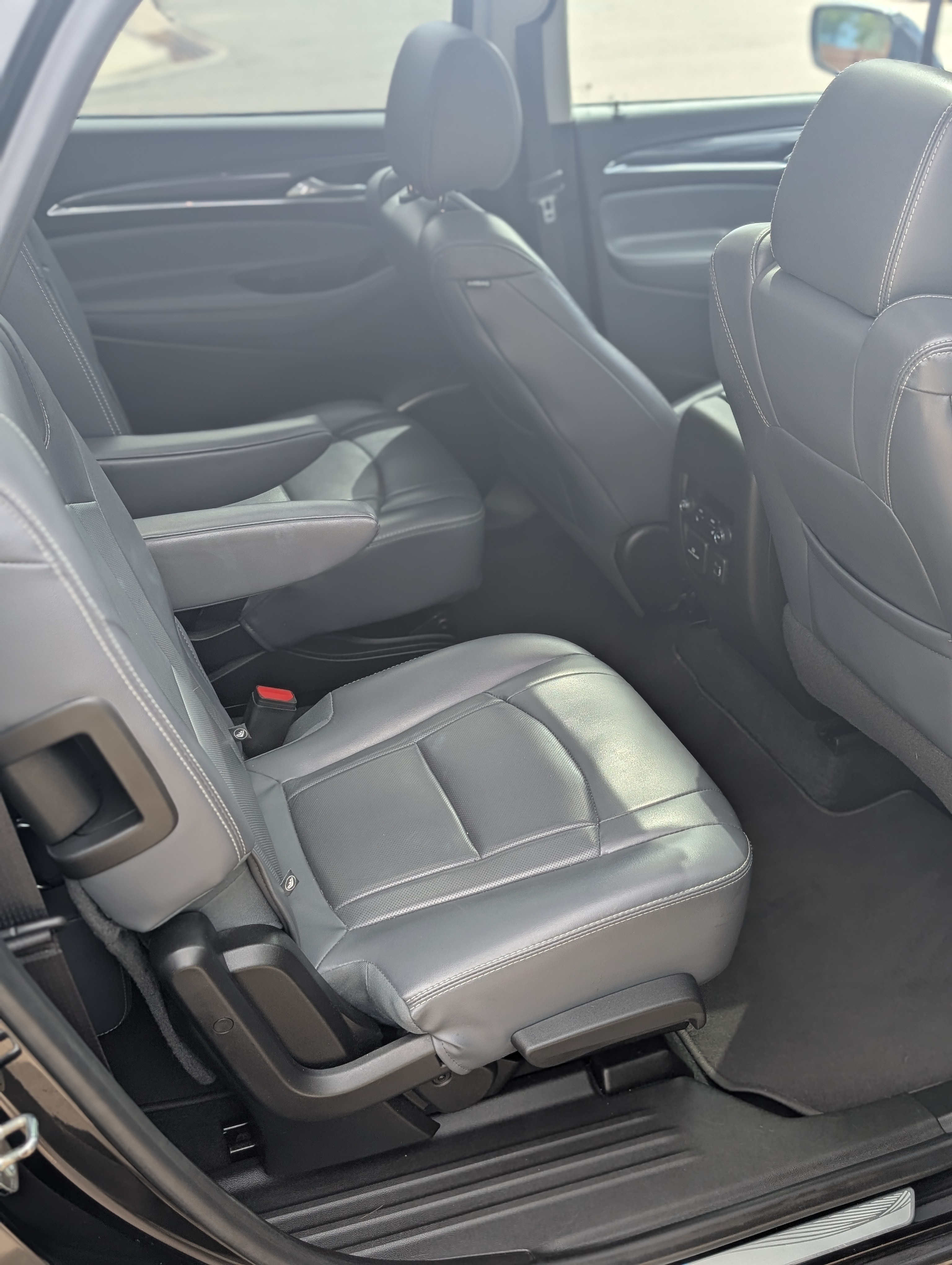 Used 2018 Buick Enclave Premium w/ Experience Buick Package AWD/4WD image 19