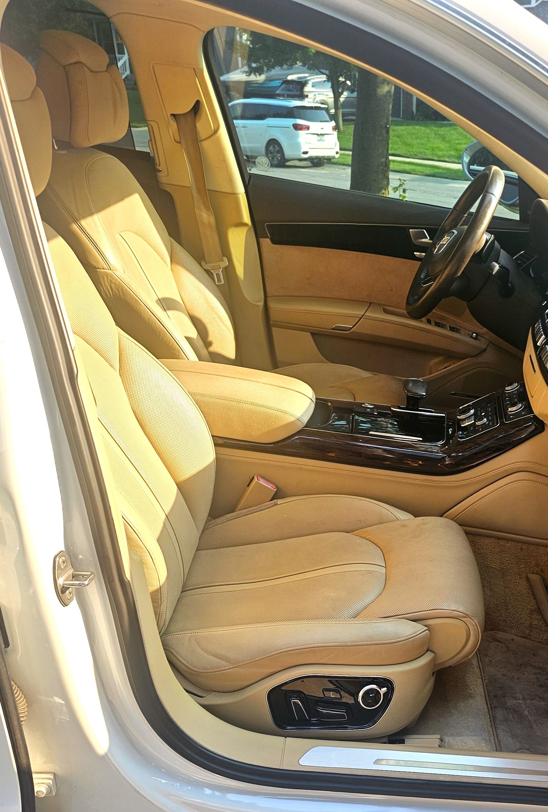 Used 2013 Audi A8 L 3.0T w/ Driver Assistance Pkg AWD/4WD image 8
