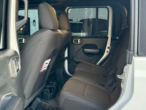 Used 2020 Jeep Gladiator Sport w/ Quick Order Package 24S image 15