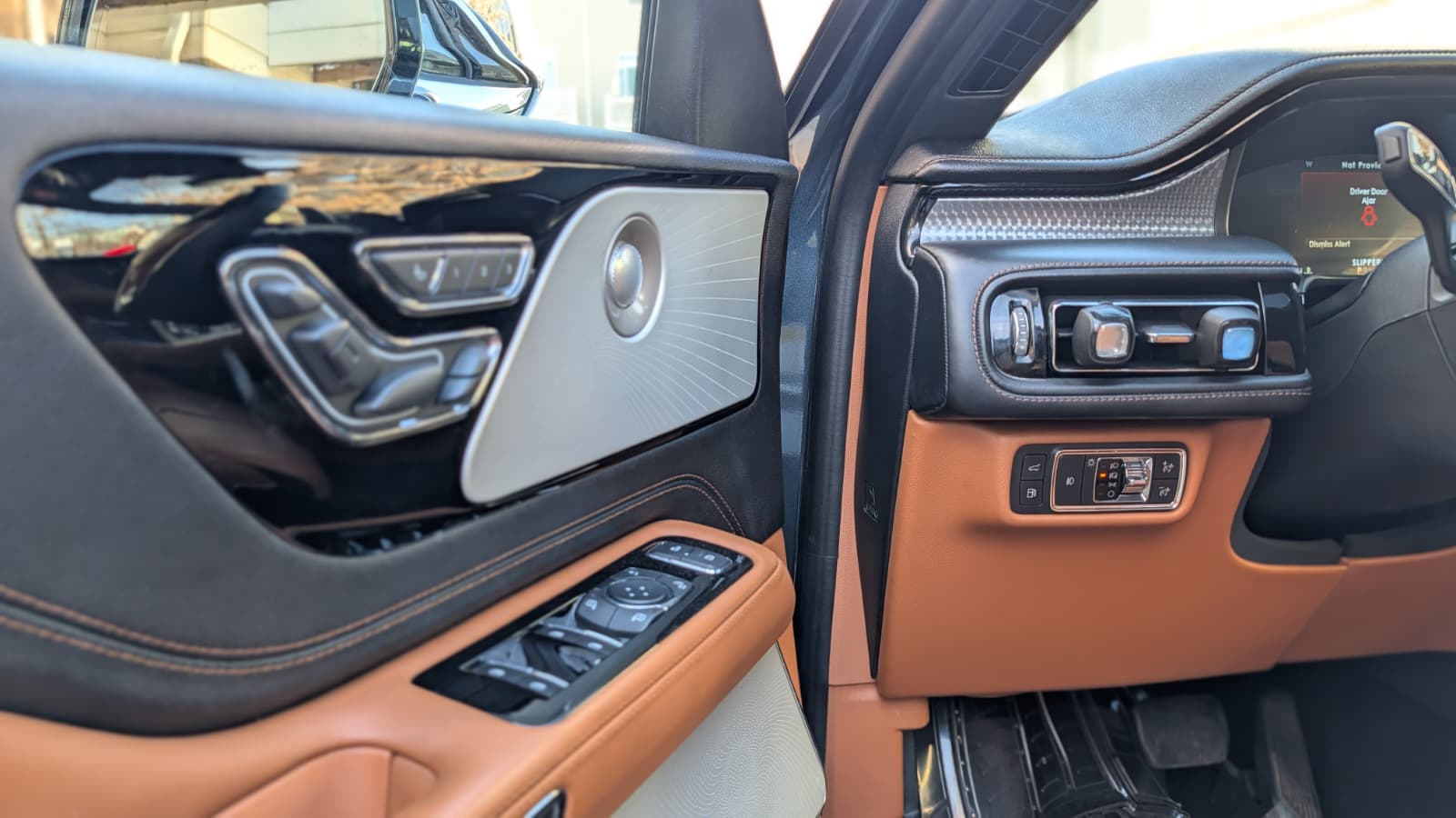 Used 2020 Lincoln Aviator Black Label Grand Touring w/ Class IV Trailer Tow Package AWD/4WD image 31