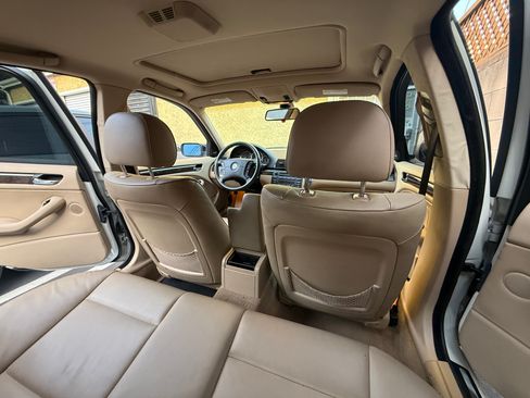 Used 2003 BMW 330xi Sedan image 18