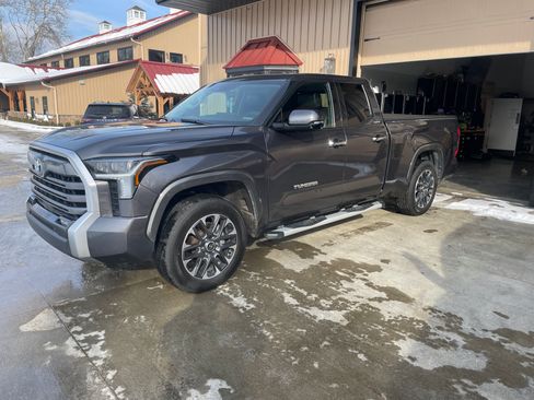 Used 2022 Toyota Tundra Limited image 2