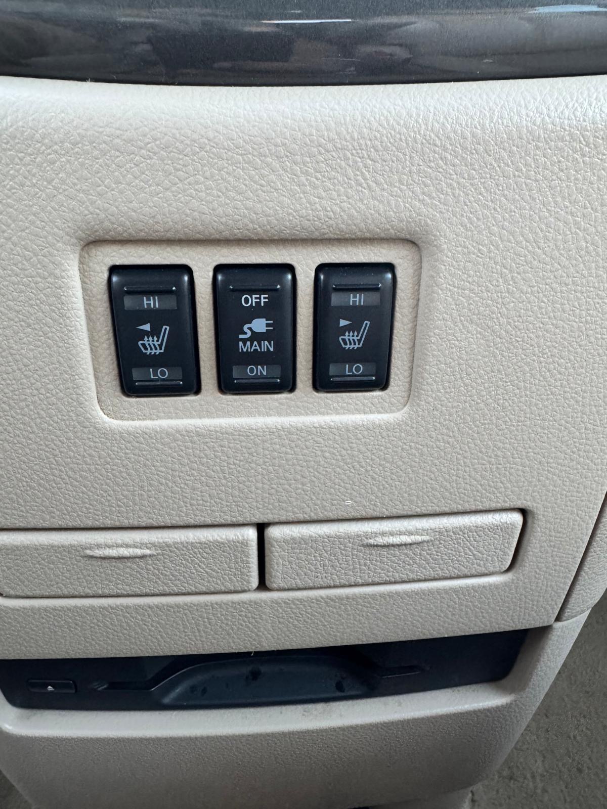 Used 2015 Nissan Quest SL FWD image 11