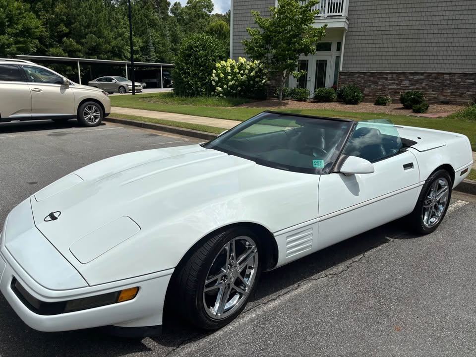 Used 1994 Chevrolet Corvette Convertible RWD image 6