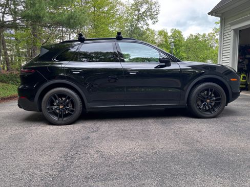 Used 2021 Porsche Cayenne AWD/4WD image 10