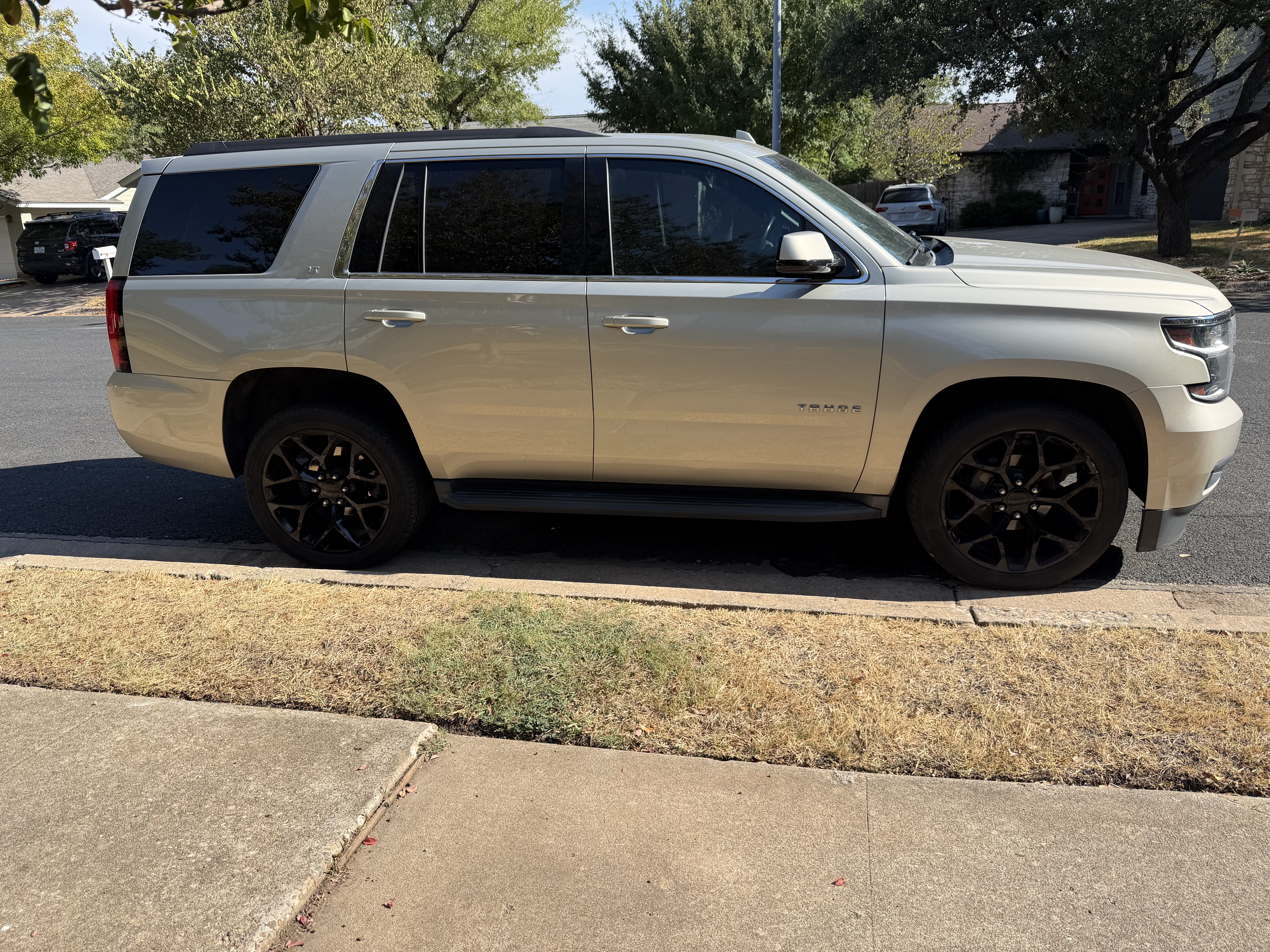 Used 2016 Chevrolet Tahoe LT AWD/4WD image 4