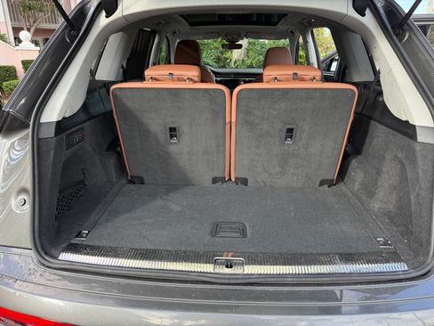 Used 2022 Audi Q7 3.0T Prestige image 12