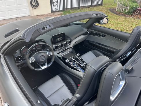 Used 2018 Mercedes-Benz AMG GT Roadster image 5