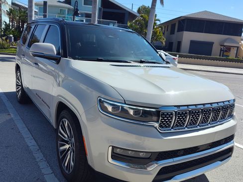 Used 2022 Jeep Grand Wagoneer Series III image 8