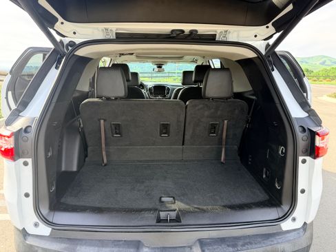 Used 2019 Chevrolet Traverse LT w/ LT Premium Package image 16