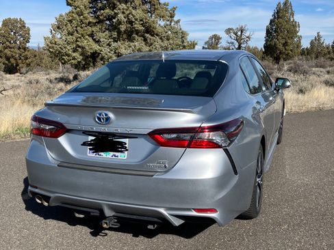 Used 2023 Toyota Camry SE w/ Cold Weather Package image 4