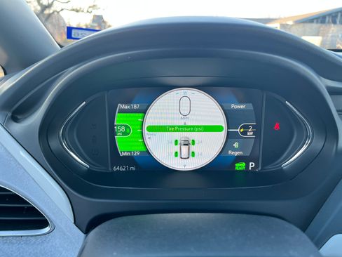 Used 2017 Chevrolet Bolt Premier w/ Driver Confidence II Package image 27