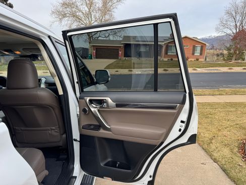 Used 2021 Lexus GX 460 Luxury image 24