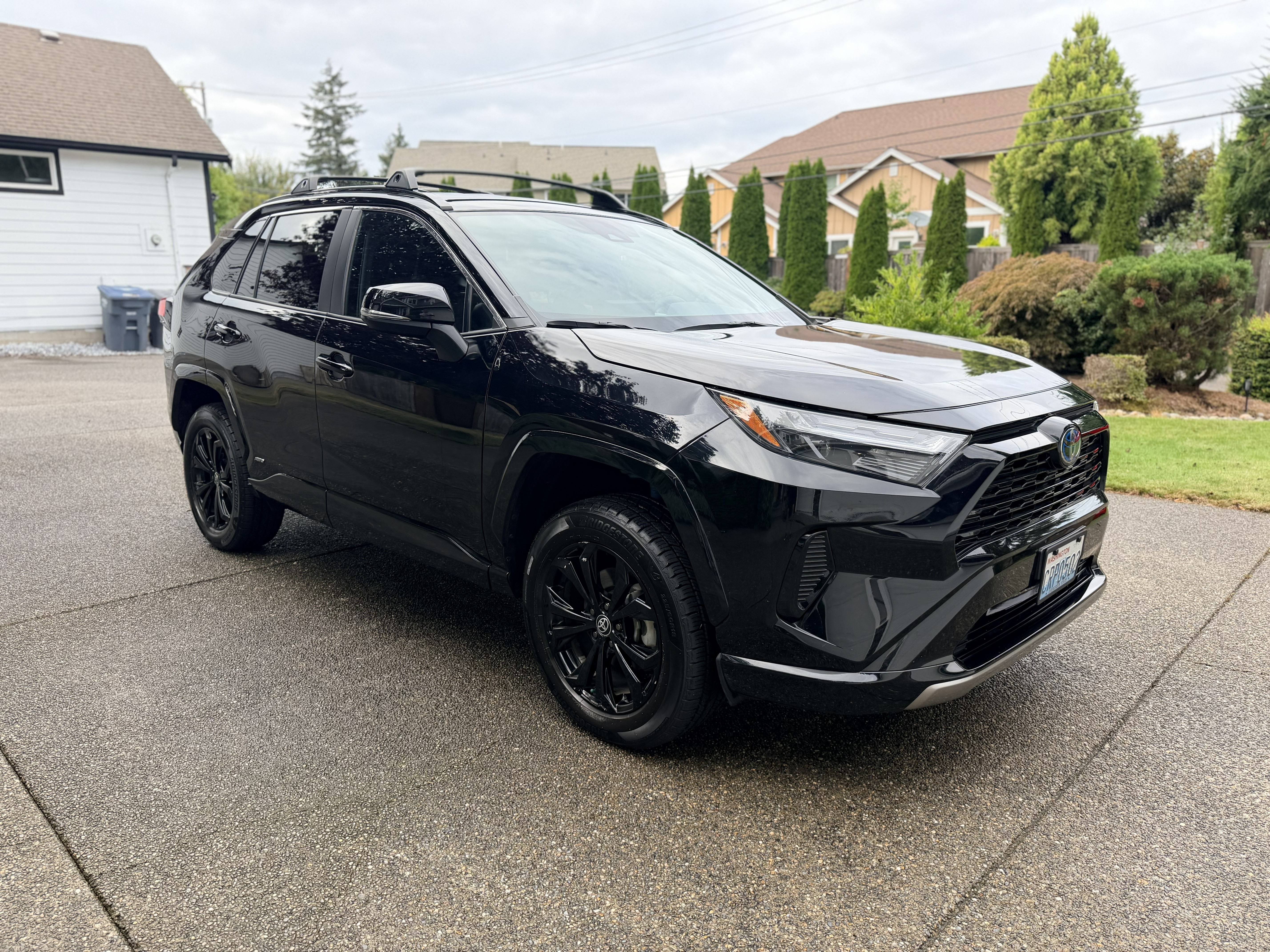 Used 2022 Toyota RAV4 SE AWD/4WD image 4