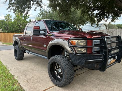 Used 2016 Ford F250 King Ranch w/ FX4 Off-Road Package AWD/4WD image 27
