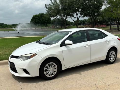Used 2015 Toyota Corolla L FWD image 1