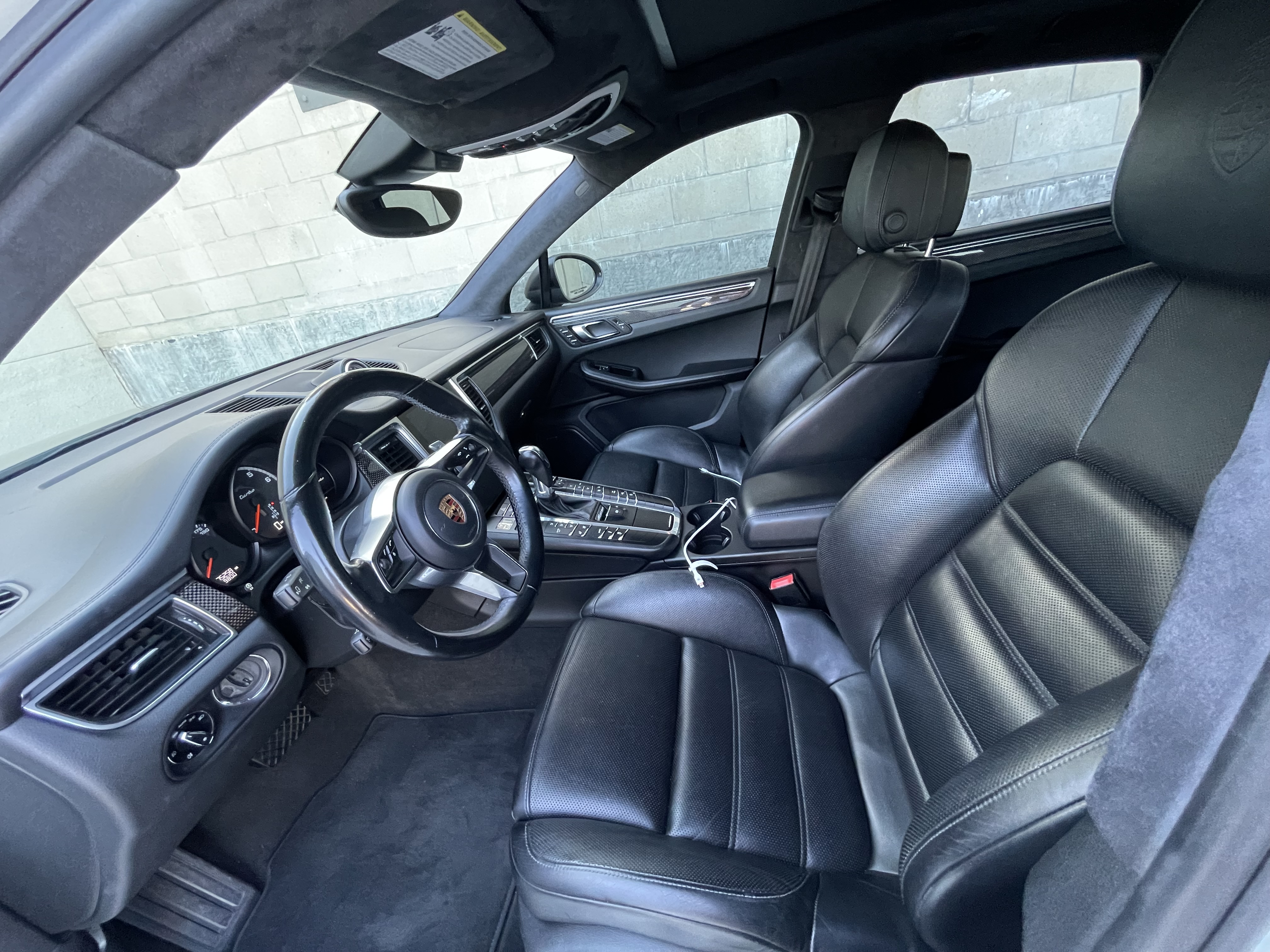 Used 2018 Porsche Macan Turbo AWD/4WD image 4