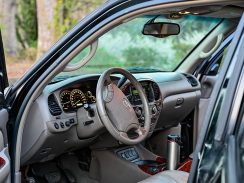 Used 2006 Toyota Sequoia Limited image 19