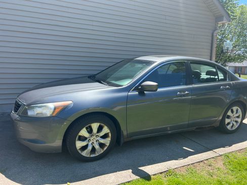 Used 2010 Honda Accord EX-L image 1