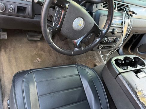 Used 2010 Chevrolet Avalanche LS RWD image 13