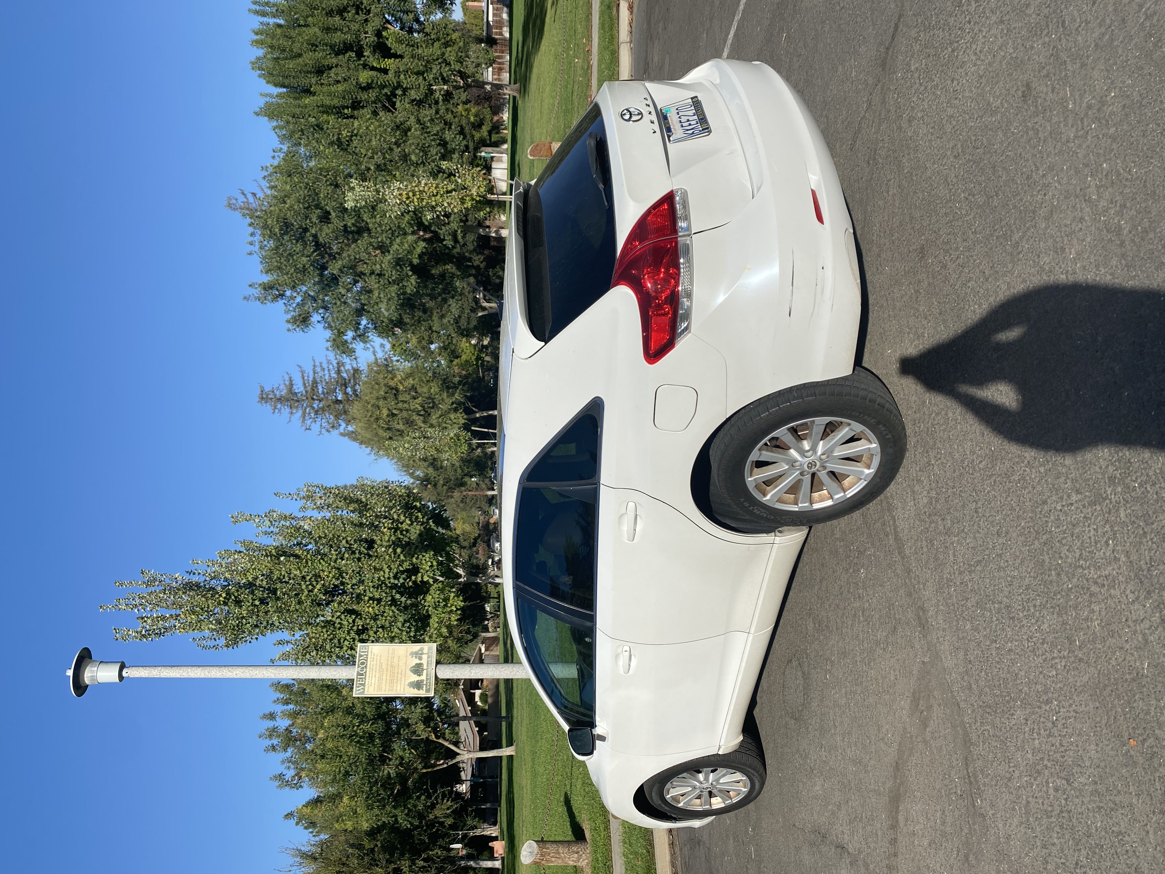 Used 2010 Toyota Venza FWD image 6