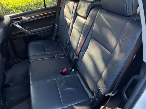 Used 2017 Lexus GX 460 Premium w/ Premium Package AWD/4WD image 15