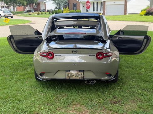 Used 2024 MAZDA MX-5 Miata RF Grand Touring w/ Appearance Package RWD image 16