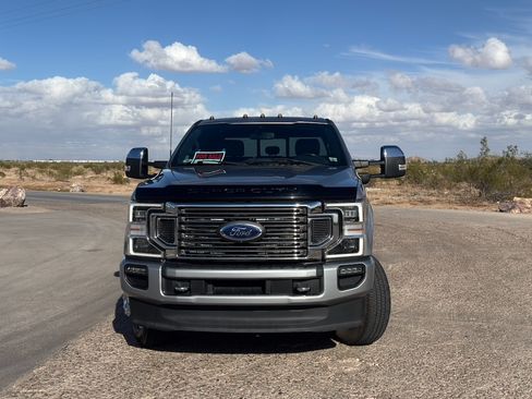 Used 2022 Ford F350 Platinum image 4
