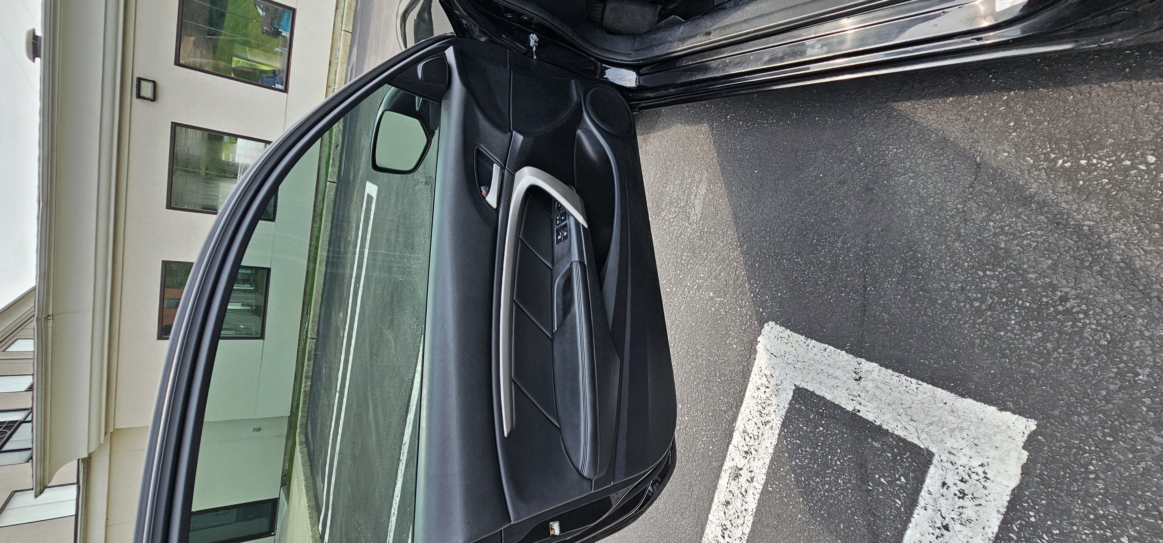 Used 2010 Honda Accord EX-L image 25
