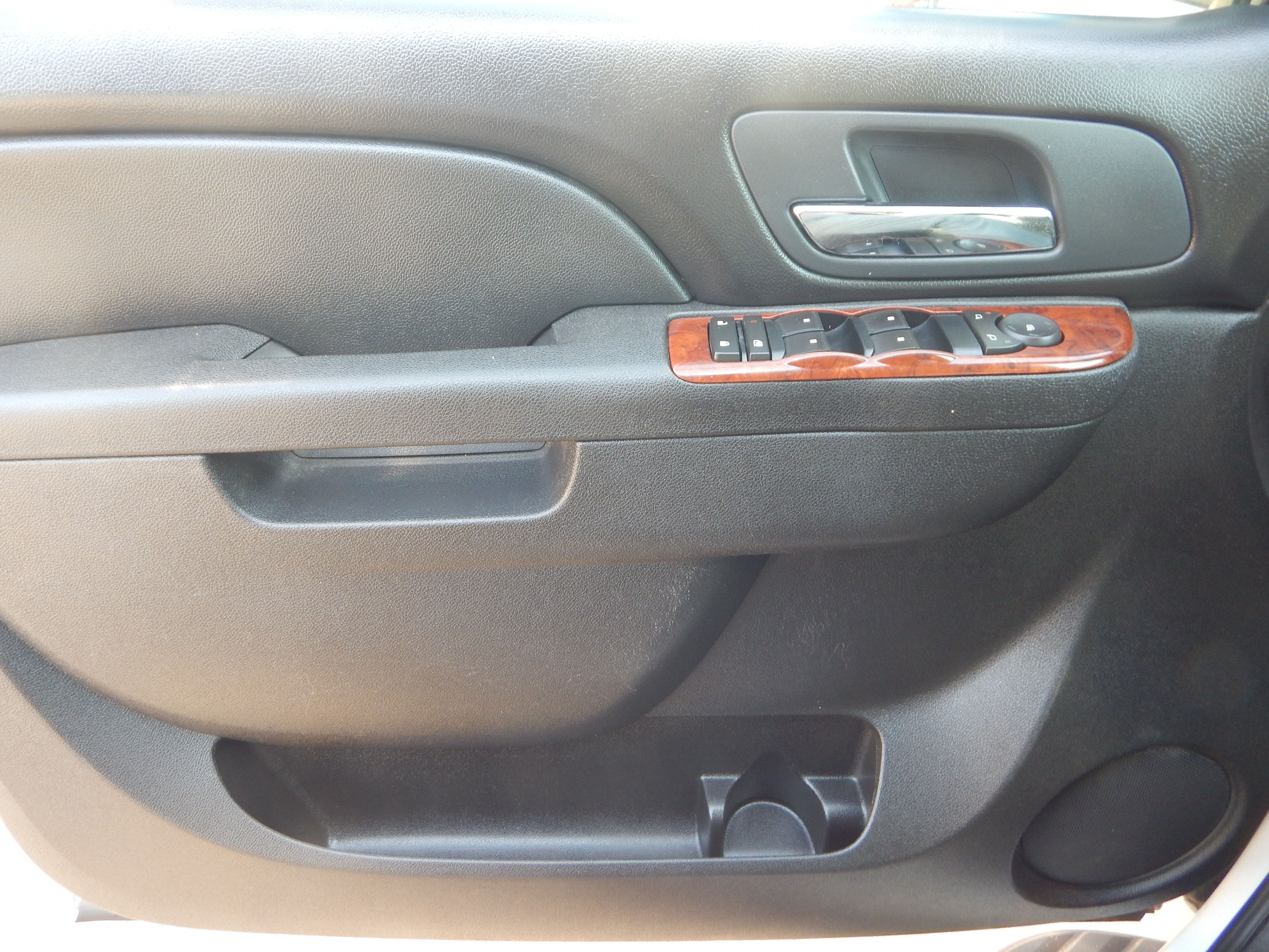 Used 2011 Chevrolet Avalanche LS RWD image 5