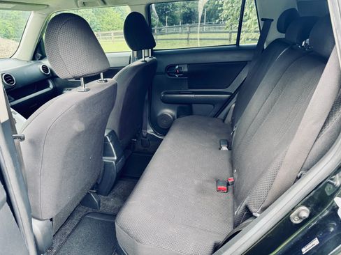 Used 2009 Scion xB FWD image 12