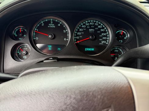 Used 2013 Chevrolet Suburban LT RWD image 14