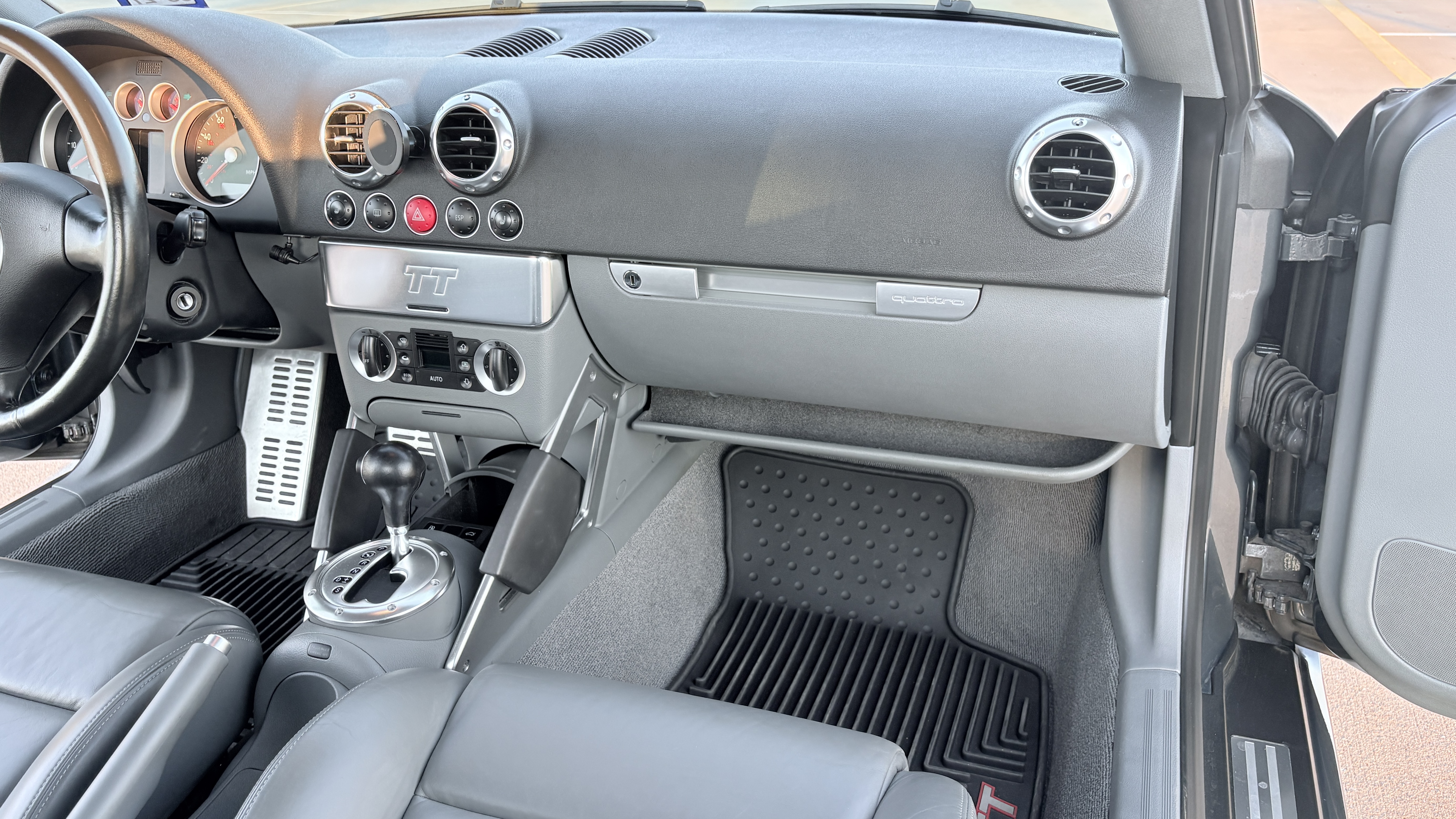 Used 2005 Audi TT 3.2 AWD/4WD image 16