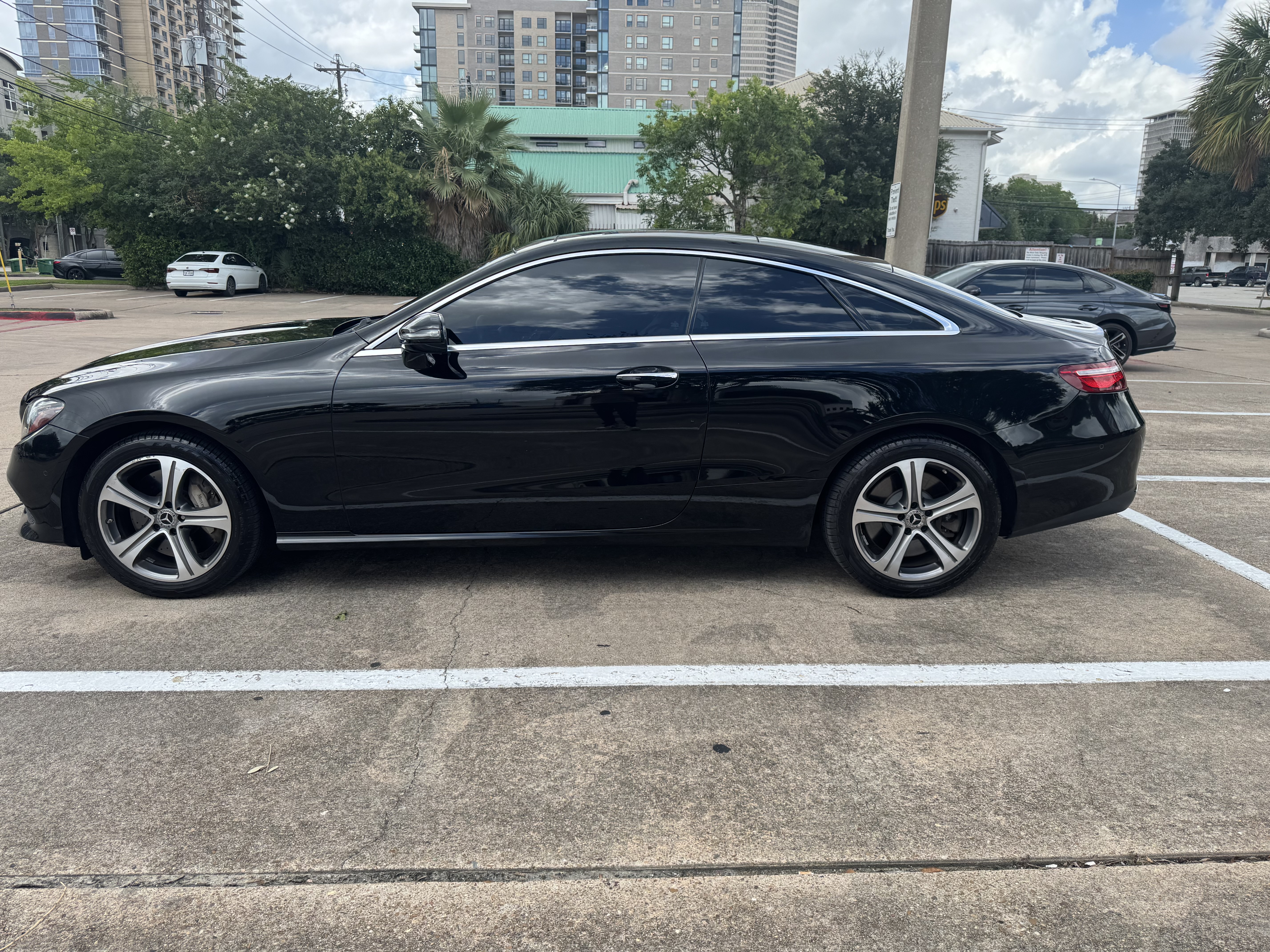 Used 2018 Mercedes-Benz E 400 4MATIC Coupe image 5