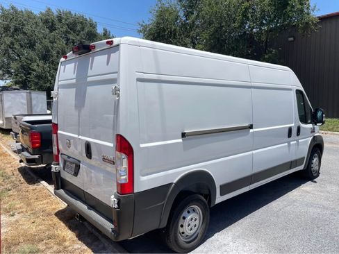 Used 2021 RAM ProMaster 2500 w/ Convenience Group image 8