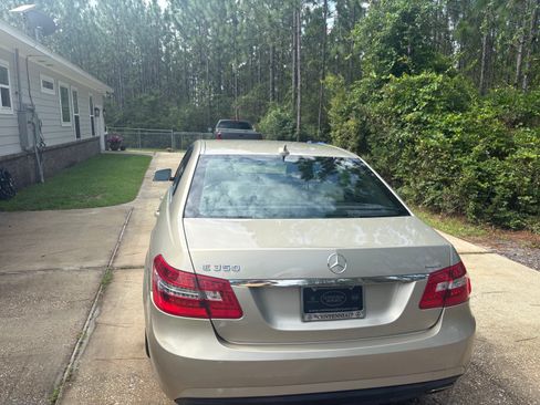 Used 2013 Mercedes-Benz E 350 Sedan image 4