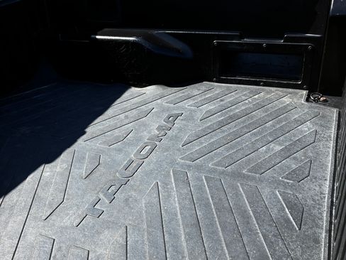Used 2006 Toyota Tacoma PreRunner RWD image 11