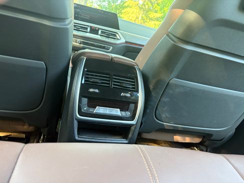 Used 2022 BMW X5 xDrive40i w/ M Sport Package AWD/4WD image 9