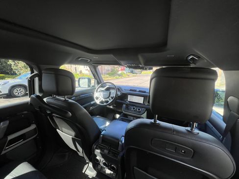 Used 2021 Land Rover Defender 110 X-Dynamic HSE AWD/4WD image 15