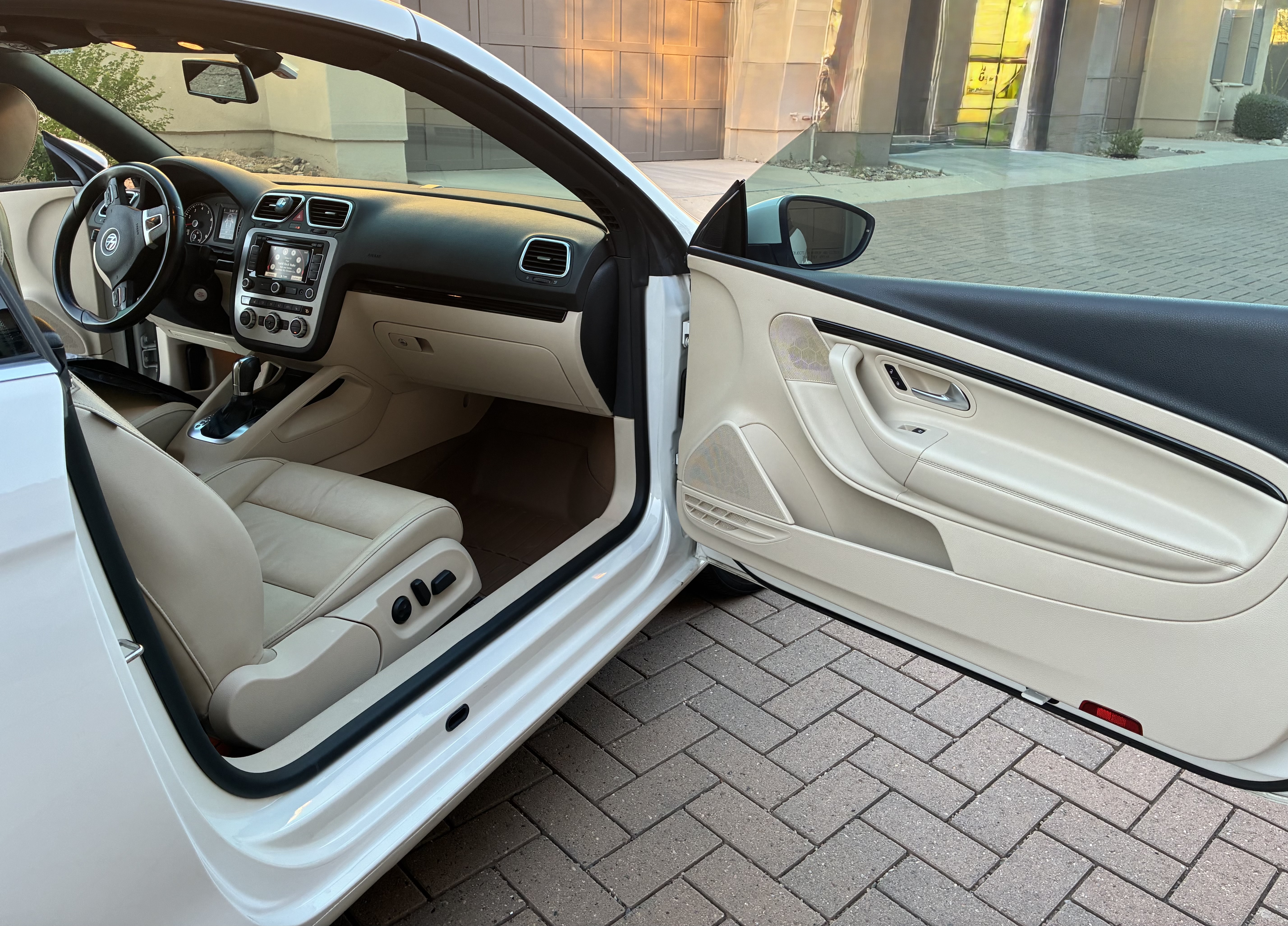 Used 2013 Volkswagen Eos Lux FWD image 20