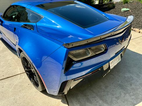 Used 2019 Chevrolet Corvette Z06 RWD image 12