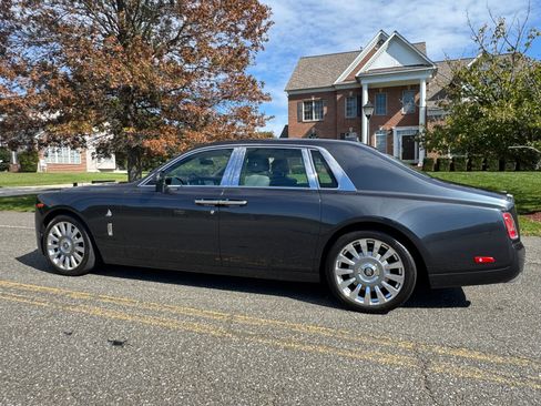 Used 2018 Rolls-Royce Phantom Sedan image 6
