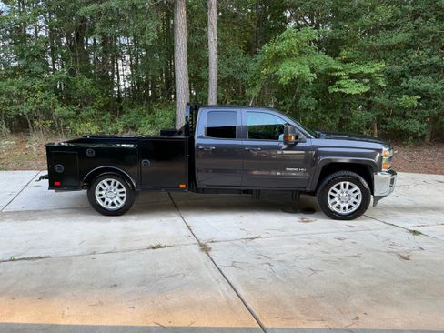 Used 2015 Chevrolet Silverado 3500 LT w/ LT Convenience Package AWD/4WD image 10